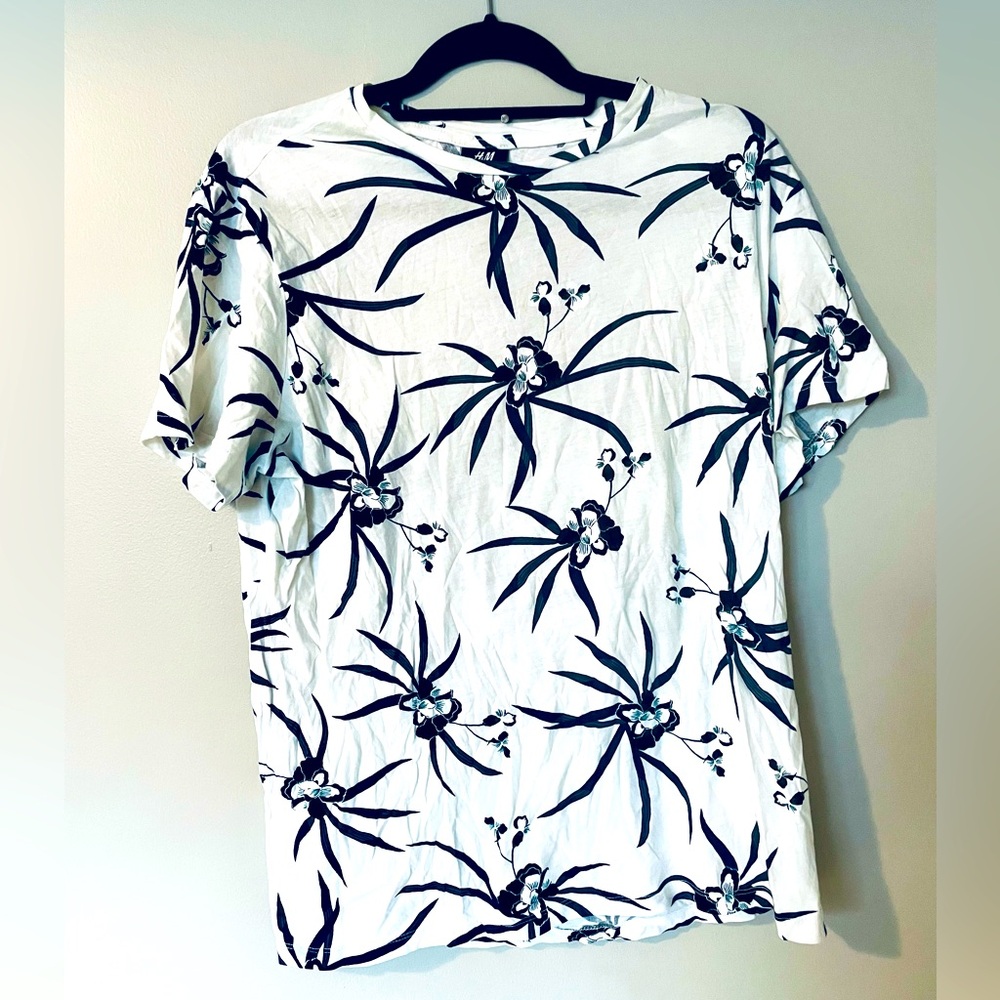 Men’s White T-Shirt with Navy Blue Floral Design, Large, H&M